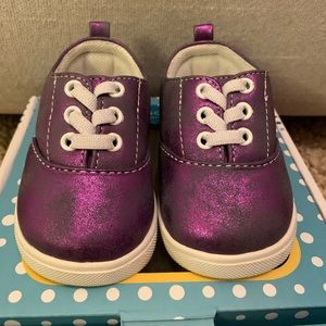 WEE SQUEAK PURPLE DAHLIA SHOES SZ 4